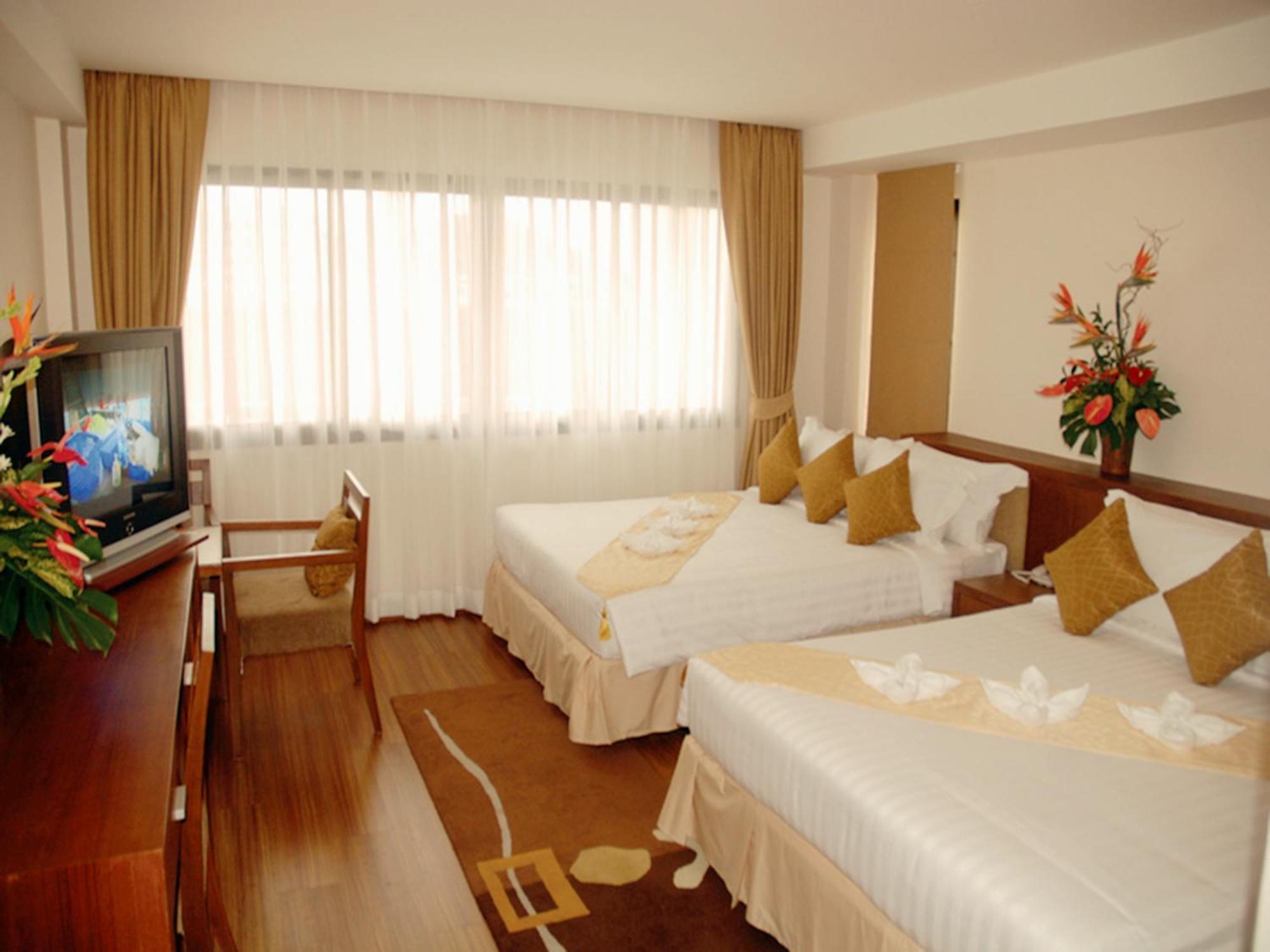Hiran Residence Patong Exterior foto