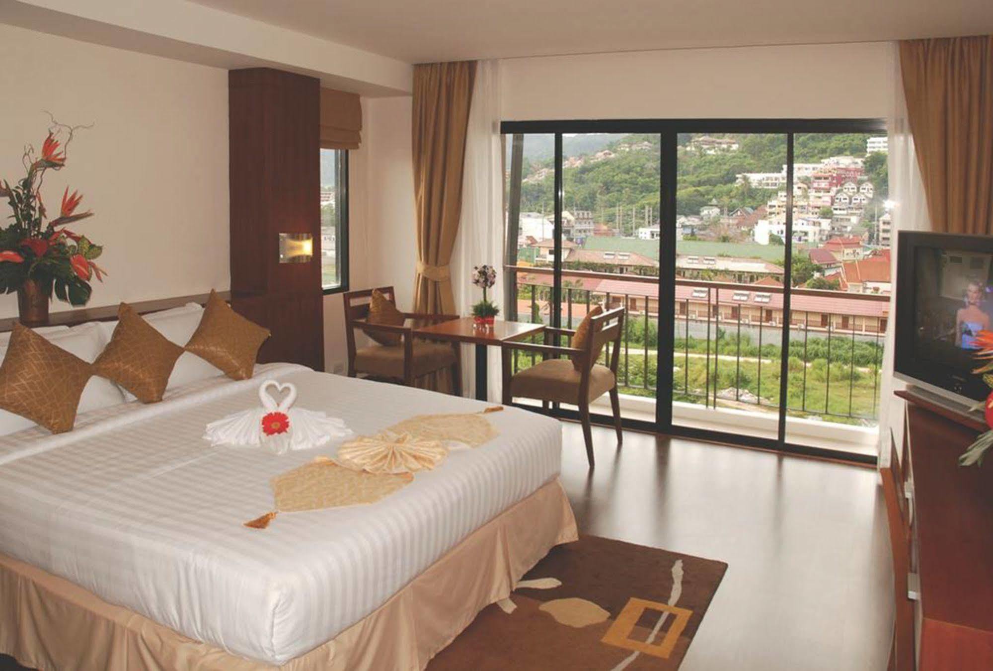 Hiran Residence Patong Exterior foto